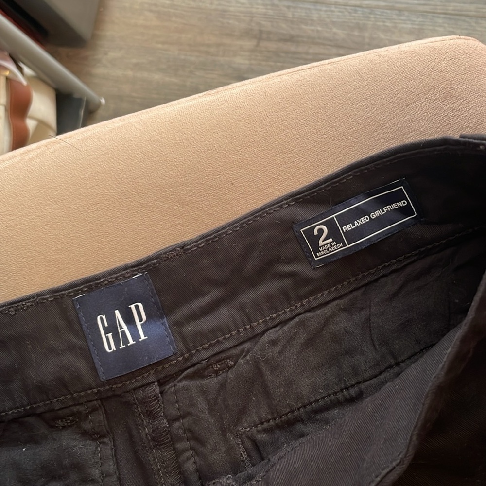 NWOT Gap relaxed girlfriend shorts - Picture 2 of 3